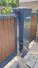 colonna con cassetta della posta